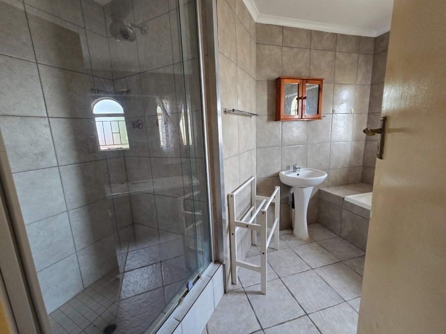 2 Bedroom Property for Sale in Heuwelsig Free State